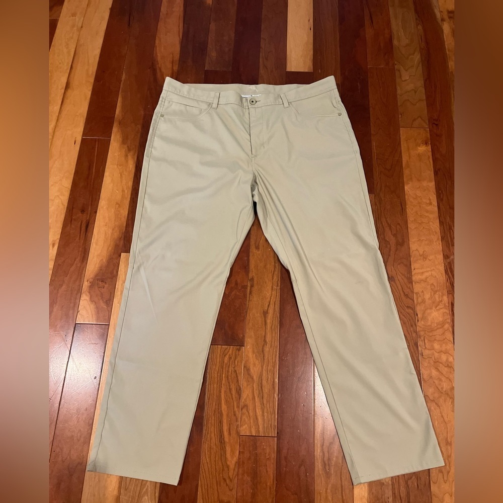 Tommy Bahama Tan Pants Men’s Sz 40x32 EUC LIGHTWEIGHT Golf Resort Preppy Stretch